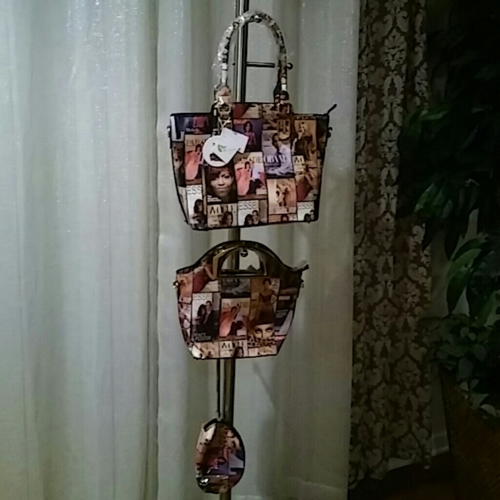 Handbags - Picture 2 of 5
